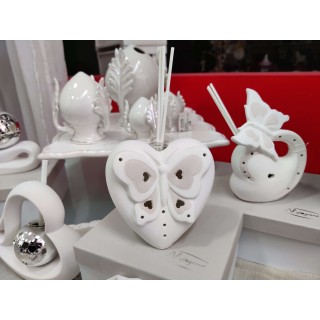 Diffusore di profumo con luce LED a forma di cuore con farfalla in cer