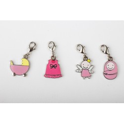 Charms rosa per bimba assortiti in quattro soggetti 1,5 cm