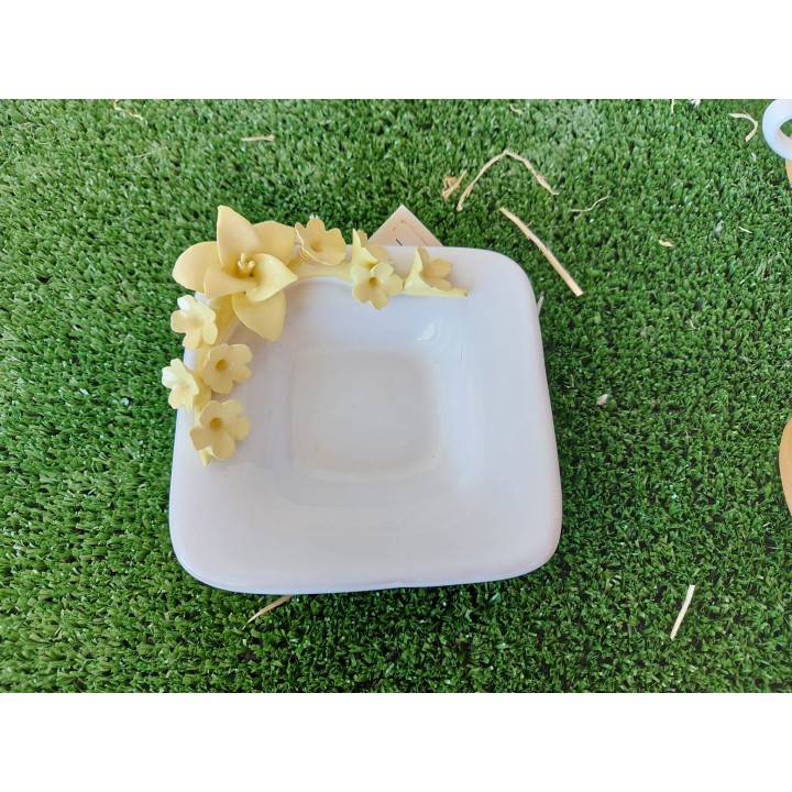 Piatto quadrato 11 cm con fiorellini di campo gialli |…
