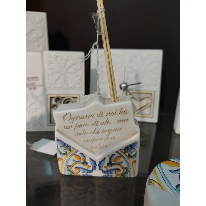 Deruta profumatore Lettera "ognuno" 7.5x7 cm | CarinCasa