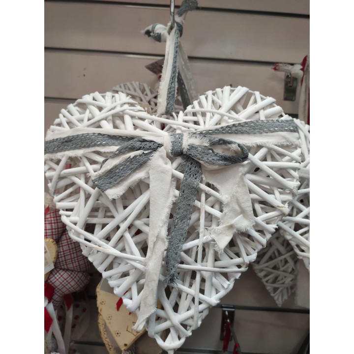 Decoro da appendere in salice a forma di cuore