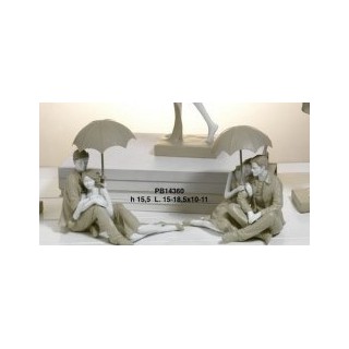 Innamorati seduti con ombrello assortiti 15.5 cm | CarinCasa