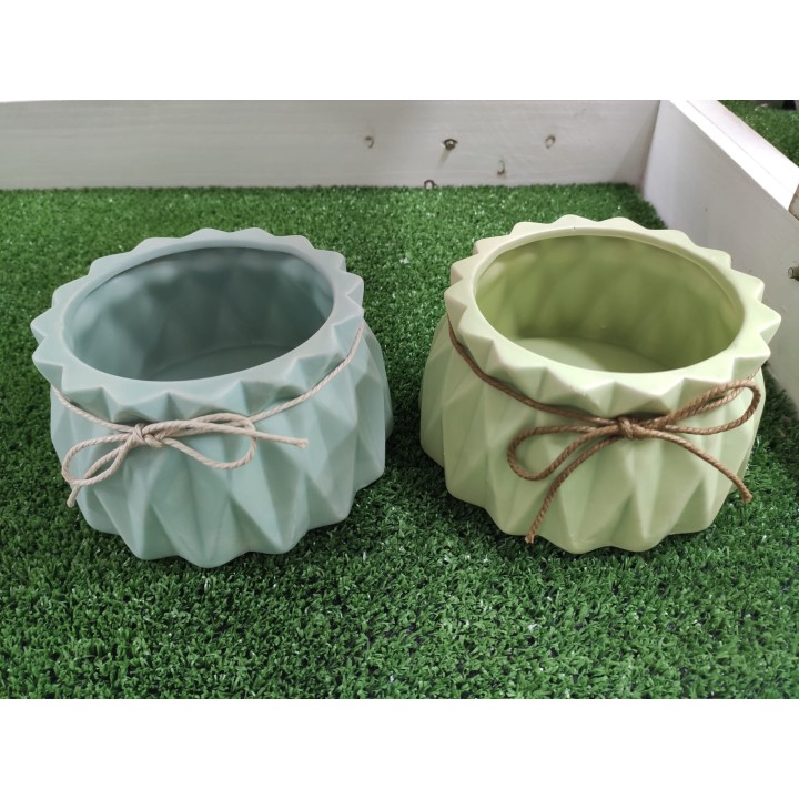 Vaso in ceramica con corda