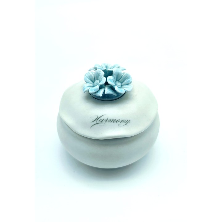 Scatolina porcellana satinata harmony con fiore azzurro 10…