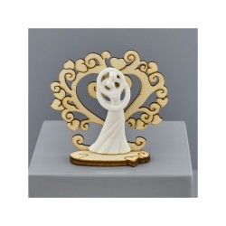 Albero dei cuori in legno con coppia di sposi in gesso su base