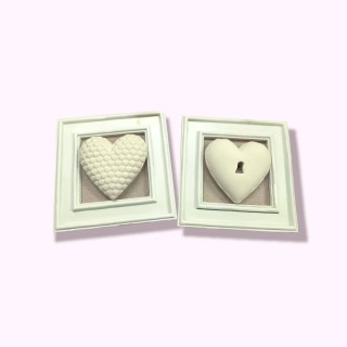 Cuore su cornice assortito 2 modelli 18 x 18 cm | CarinCasa