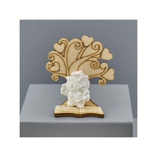 Albero dei cuori in legno con gufetto su libro in gesso