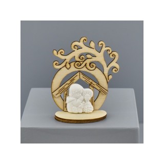Casetta in legno con albero e bimbo della comunione in gesso su base