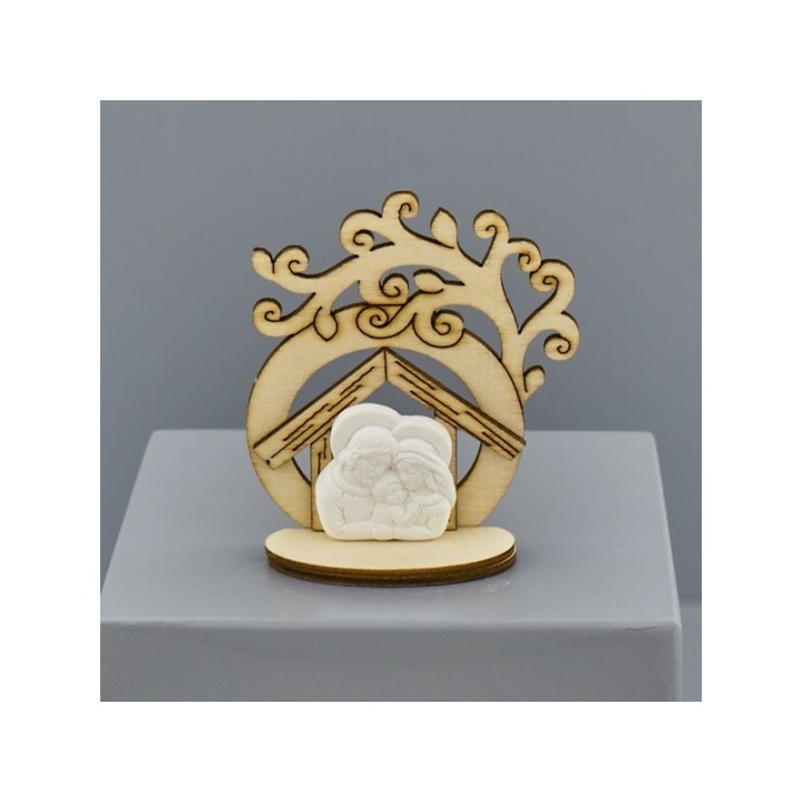 Casetta in legno con albero e Sacra Famiglia in gesso su base