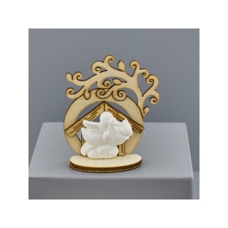 Casetta in legno con albero e cicogna in gesso su base