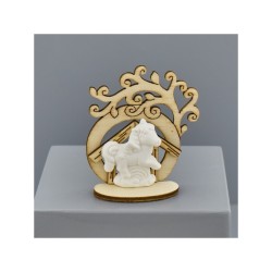 Casetta in legno con albero e unicorno in gesso su base
