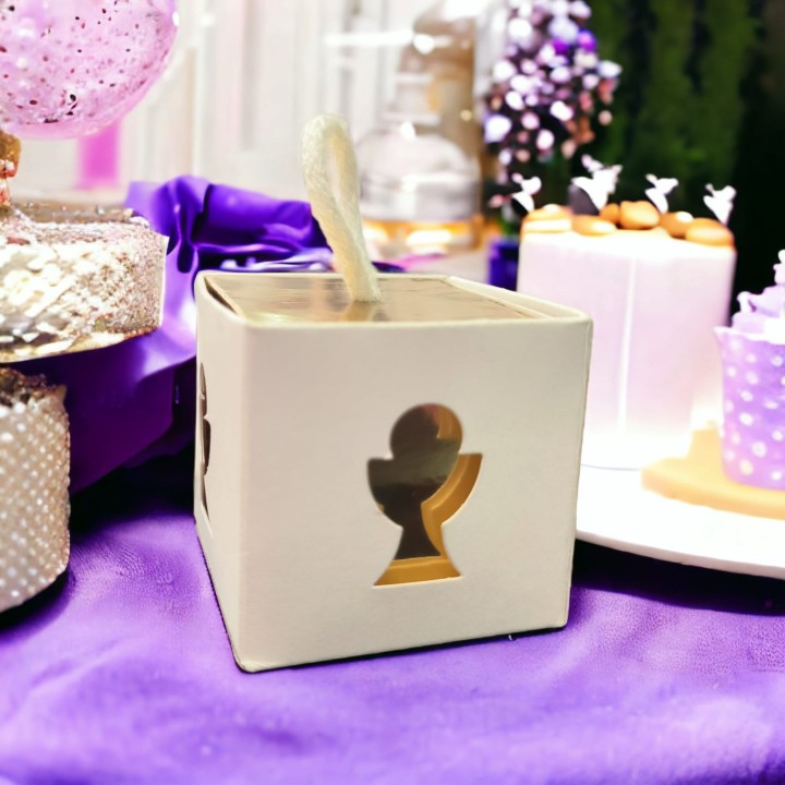 Scatola comunione con calice oro scotton In c/co. 50x50x50…