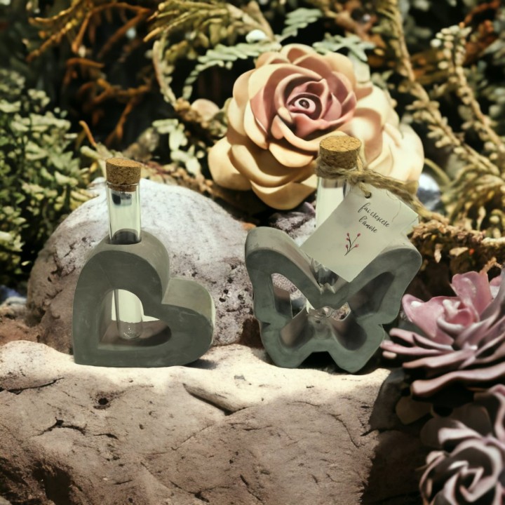 Vaso Fiore cuore farfalla assortito con ampolla 11x16 cm |…