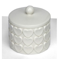 Candela porcellana  con cuori 8,2x8,2x8,3 cm