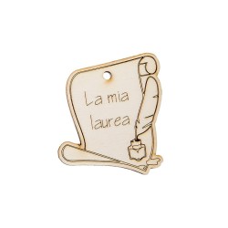 Pergamena in legno con scritta La mia laurea e penna