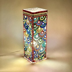 Lampada 16x16xh.45 da tavolo in vetro mosaicata magic rings