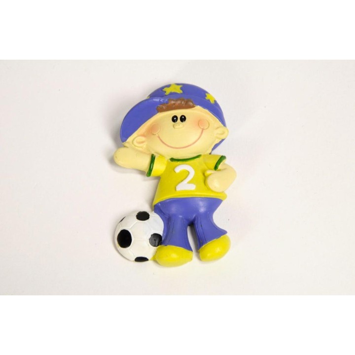Magnete bimbo calciatore con pallone in resina