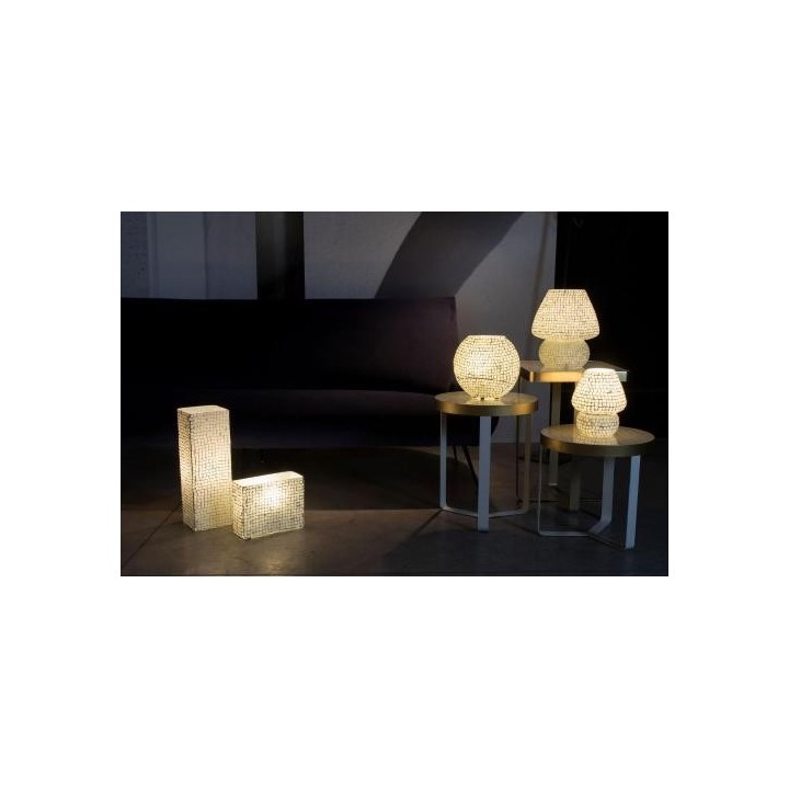 Lampada 20x20x23 cm da tavolo in vetro mosaicata the white…