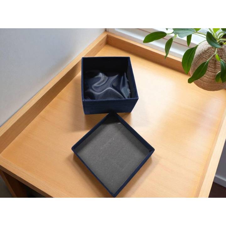 Scatola in velluto 10x10x6h. cm con fondo e coperchio |…