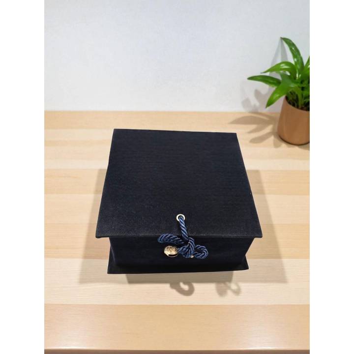 Scatola in velluto con divisorio 11,5x11,5x6 cm | CarinCasa