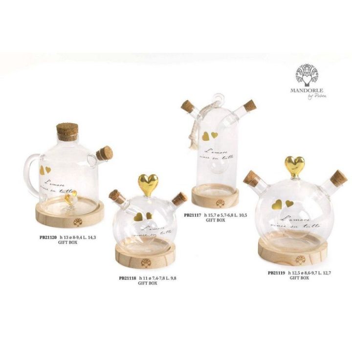 Set olio e aceto in vetro con base in legno e scritta "L'amore vince s