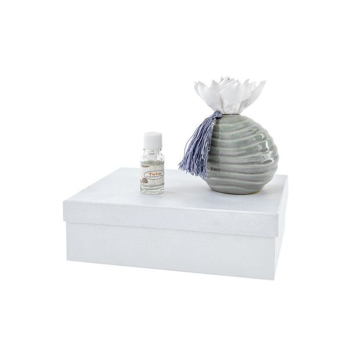 Set diffusore di profumo a sfera grigia con fiore e essenza