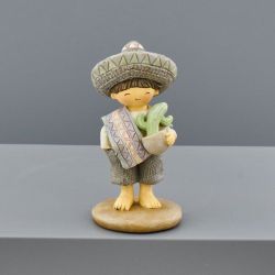 Statuina bimbo messicano con sombrero e cactus piccola