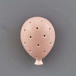 Palloncino in ceramica rosa traforato