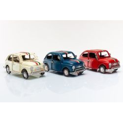 Auto vintage in metallo