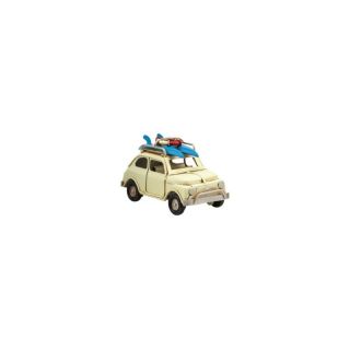 Auto in metallo con tavola surf