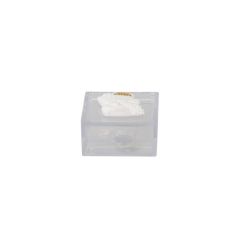 Scatolina in plastica trasparente c.m. 6x6x3 con applic.gessetto calice e legno
