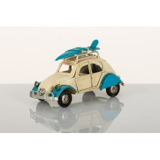 Auto 2cv in latta