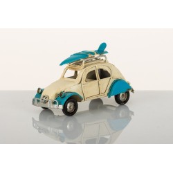 Auto 2cv in latta