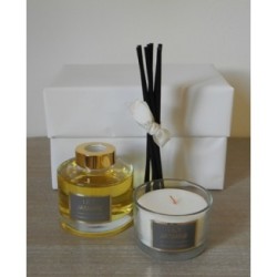 Diffusore con 150ml di essenza e stick con candela bianca lily con scatola regalo