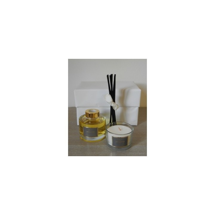Diffusore con 150ml di essenza e stick con candela bianca…