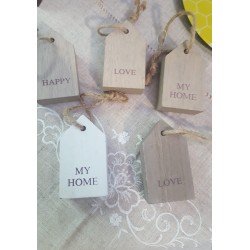 Decorazione in legno a forma di casetta