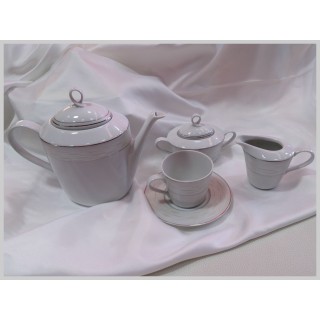 Servizio da té da 15 pezzi bianco e argento | CarinCasa