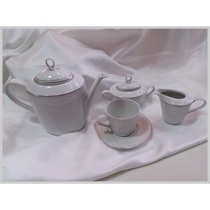 Servizio da té da 15 pezzi bianco e argento | CarinCasa