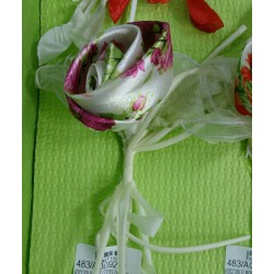 Bocciolo gr.c/tess.di rose rosa