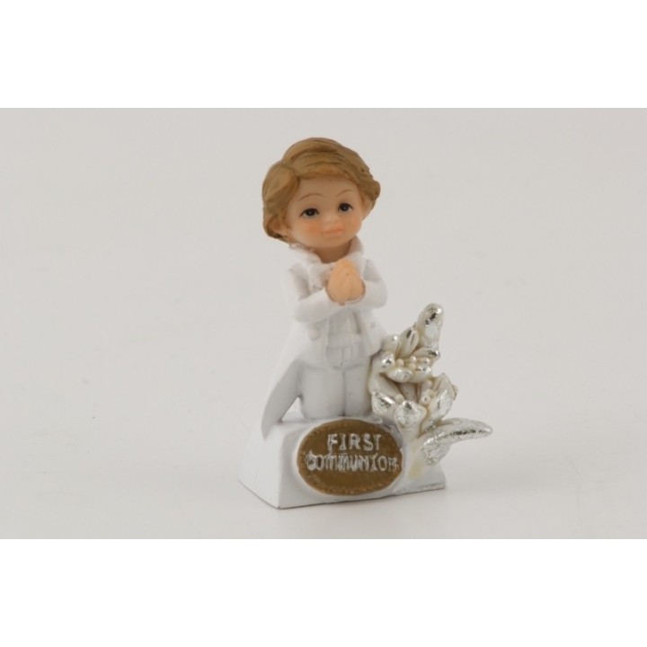 Statuina bimbo in preghiera per comunione in resina