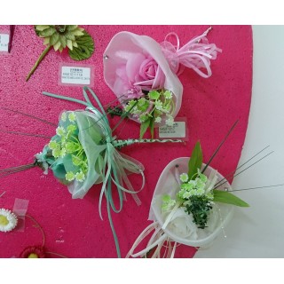 Bouquet fiori con pizzo panna/fuxia/tiffany | CarinCasa