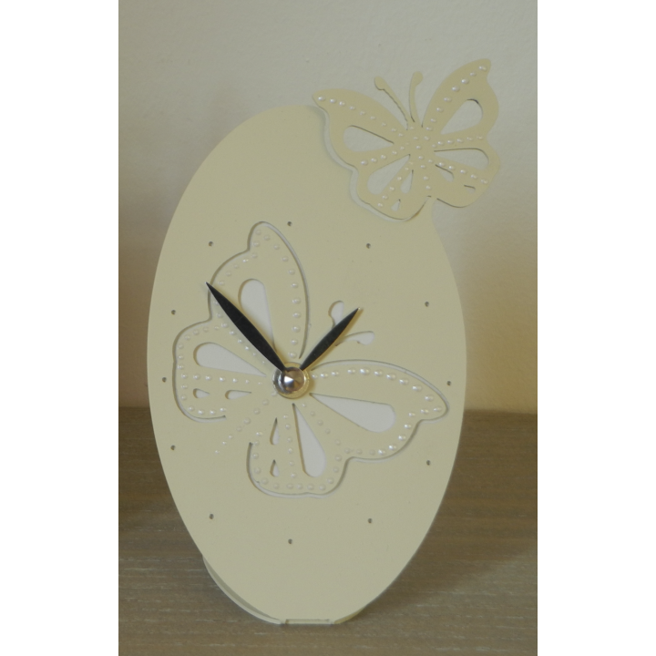 Orologio farfalla bianca base sabbia 13x10h22cm | CarinCasa