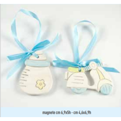 Appendino magnete in resina effetto legno biberon e vespa assortiti celesti
