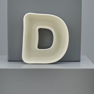 Vaschetta a forma di lettera D in porcellana bianca, 10 cm